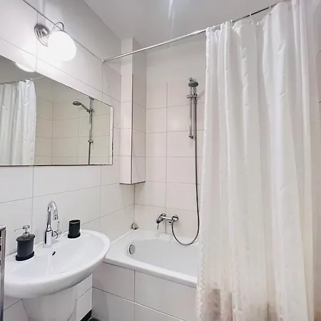 Central City Apartments شقة