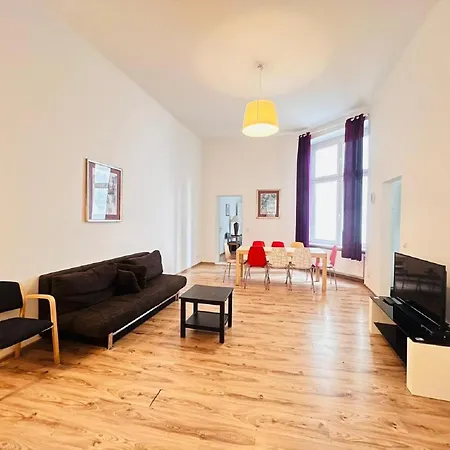 Central City Apartments شقة